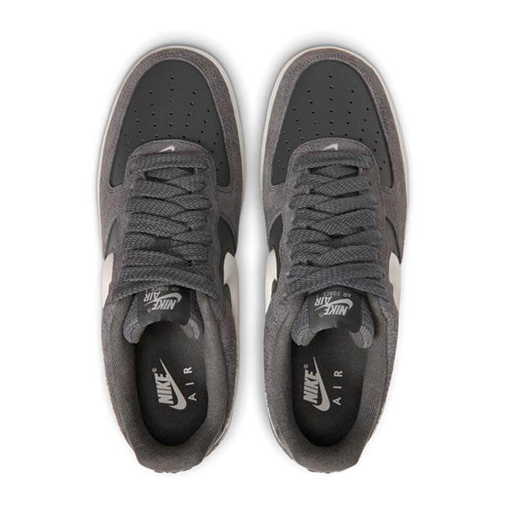 Nike Air Force 1 '07 LV8