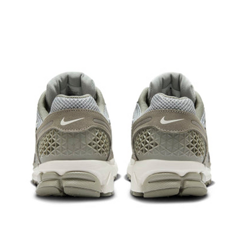 NIKE ZOOM VOMERO STUCCO