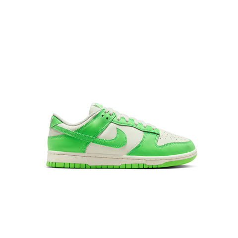 NIKE DUNK LOW WMNS SAIL GREEN STRIKE