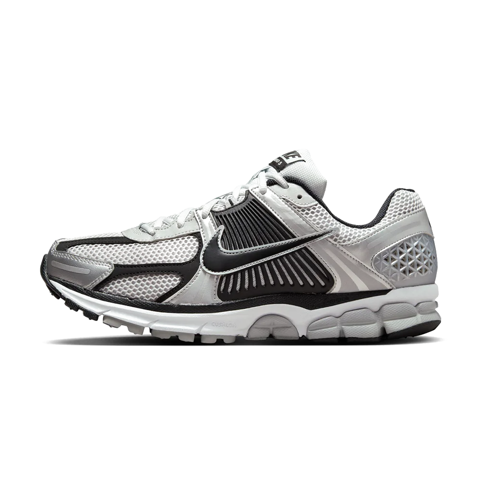NIKE ZOOM VOMERO 5 METALLIC SILVER