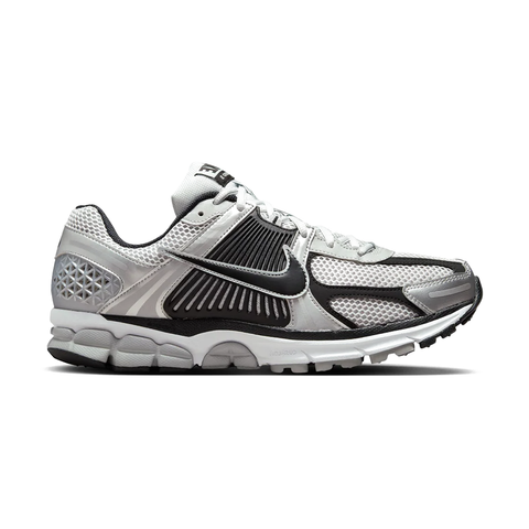 NIKE ZOOM VOMERO 5 METALLIC SILVER